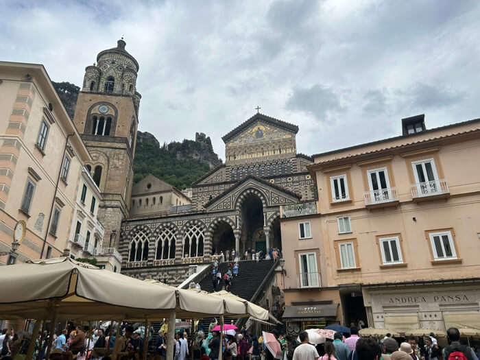 Amalfi Piazza mit Duomo